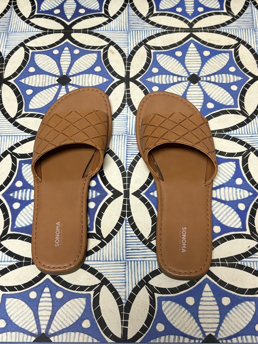 NWOT SONOMA size 9 Quilted Slide Sandals
